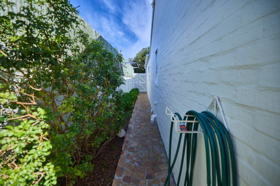 3 Bedroom Property for Sale in Milkwood Park Western Cape